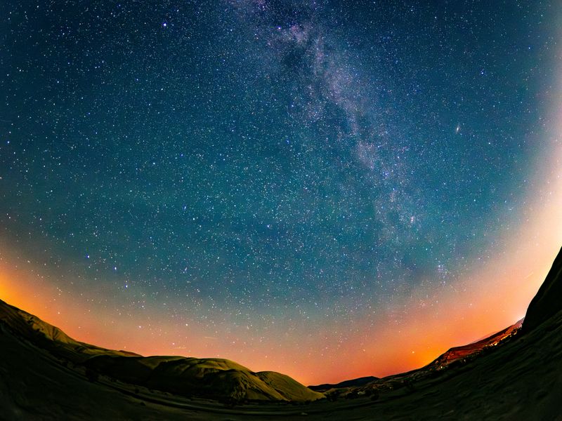 Vue panoramique du ciel nocturne, constellation du zodiaque